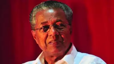 രാജ്യവ്യാപക വോട്ടർ പട്ടിക പരിഷ്കരണം; ജനാധിപത്യ പ്രക്രിയയോടുള്ള വെല്ലുവിളിയെന്ന് മുഖ്യമന്ത്രി, പ്രായോഗികമല്ലെന്ന് കേരളം അറിയിച്ചിട്ടും നടപ്പാക്കണമെന്ന തിരഞ്ഞെടുപ്പ് കമ്മീഷന്റെ നിര്‍ബന്ധം സംശയമുണർത്തുന്നത്