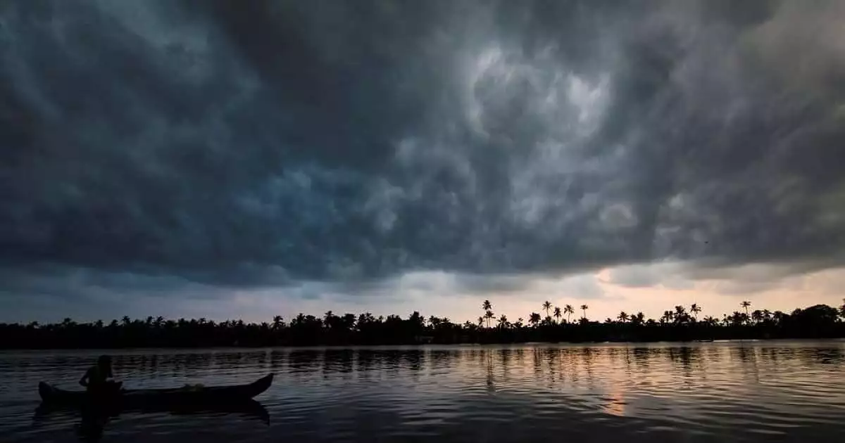 സംസ്ഥാനത്ത് അതിതീവ്ര മഴയ്ക്ക് സാധ്യത; മൂന്ന് ജില്ലകളിൽ ഇന്ന് റെഡ് അലർട്ട്