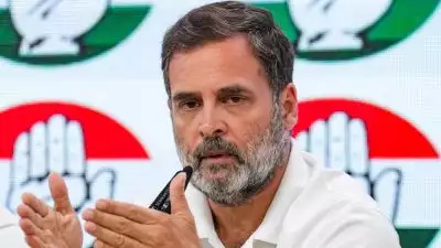 'മിസ്റ്റര്‍ മോദി, സ്ത്രീകള്‍ക്ക് വേണ്ടി നിലകൊള്ളാന്‍ കഴിയാത്തത്ര ദുര്‍ബലനാണ് നിങ്ങള്‍'; ഇത്തരമൊരു കാര്യത്തില്‍ നിങ്ങളുടെ മൗനം നാരീശക്തിയെ കുറിച്ചുള്ള മുദ്രാവാക്യങ്ങളുടെ പൊള്ളത്തരം തുറന്നുകാട്ടുന്നുവെന്ന് രാഹുല്‍ ഗാന്ധി