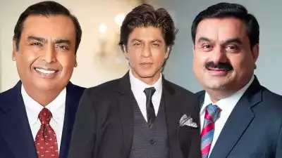 'ആസ്തി 12490 കോടി'; അംബാനിക്കും അദാനിക്കും ഒപ്പം ശത കോടിശ്വരന്‍മാരുടെ പട്ടികയില്‍ ഇടം നേടി ഷാരുഖ് ഖാൻ