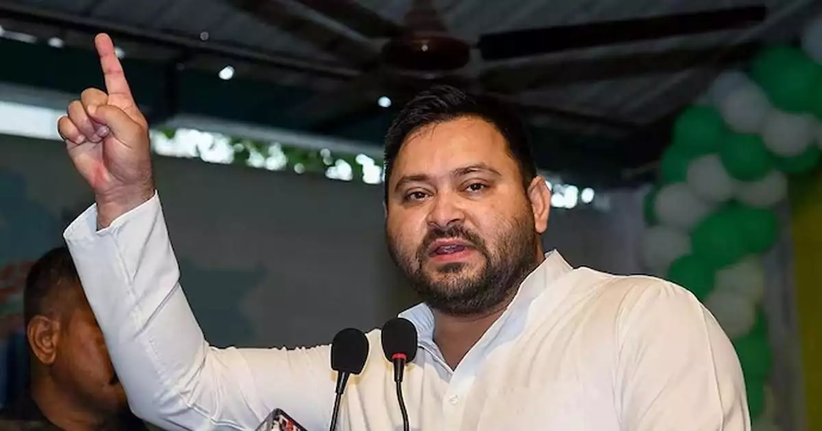 'ഒരു വീട്ടിൽ ഒരാൾക്ക് സർക്കാർ ജോലി'; വമ്പൻ പ്രഖ്യാപനവുമായി തേജസ്വി യാദവ്