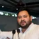 'ഒ​രു വീ​ട്ടി​ൽ ഒ​രാ​ൾ​ക്ക് സ​ർ​ക്കാ​ർ ജോ​ലി'; വ​മ്പ​ൻ പ്ര​ഖ്യാ​പ​ന​വു​മാ​യി തേ​ജ​സ്വി യാ​ദ​വ്
