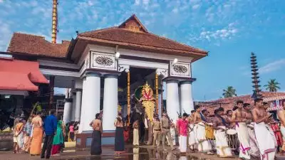 വൈക്കം ക്ഷേത്രത്തിലെ 255 ഗ്രാം സ്വർണം കാണാനില്ല; ഓഡിറ്റ് റിപ്പോർട്ട് പുറത്ത്, ഗുരുതര ക്രമക്കേട് കണ്ടെത്തിയത് സംസ്ഥാന ഓഡിറ്റ് വകുപ്പ്