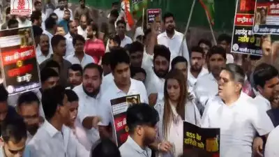 അനന്തുവിന്റെ ആത്മഹത്യ ദേശീയ തലത്തിൽ ചർച്ചയാക്കി പ്രതിപക്ഷം; ഡൽഹിയിൽ യൂത്ത് കോൺഗ്രസ് പ്രതിഷേധം, ആർഎസ്എസിനെ പ്രതിചേർക്കാത്തതിൽ വിമർശനം