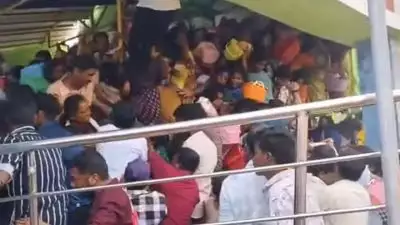 ആന്ധ്രയിലെ കാസി ബുഗ്ഗ ശ്രീ വെങ്കിടേശ്വര സ്വാമി ക്ഷേത്രത്തിലെ അപകടം; മരണം 10 ആയി