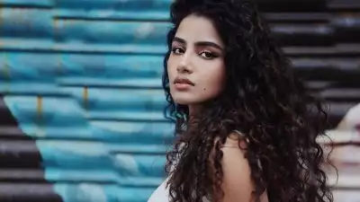 വ്യാജ അക്കൗണ്ട് വഴി മോര്‍ഫ് ചെയ്ത ചിത്രങ്ങള്‍ പ്രചരിപ്പിച്ചു, പിന്നില്‍ 20 വയസുള്ള പെണ്‍കുട്ടി, നിയമനടപടി സ്വീകരിക്കും: അനുപമ പരമേശ്വരന്‍