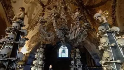 'ചർച്ച് ഓഫ് ബോൺസ്‌'; 40,000 അസ്ഥികൂടങ്ങൾ കൊണ്ട് നിർമ്മിച്ച ഒരു പള്ളി