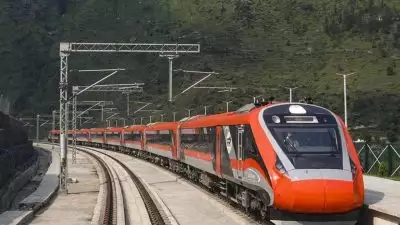 കേരളത്തിന്റെ മൂന്നാം വന്ദേഭാരത് പ്രധാനമന്ത്രി നരേന്ദ്രമോദി ഫ്ലാ​ഗ് ഓഫ് ചെയ്തു; വിവിധ സ്ഥലങ്ങളിലേക്കുള്ള നിരക്കുകൾ ഇങ്ങനെ