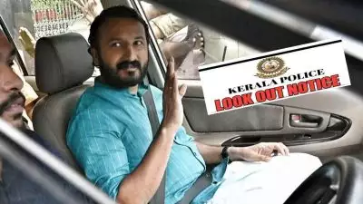 വിദേശത്തേക്ക് കടക്കാന്‍ സാധ്യത, രാഹുല്‍ മാങ്കൂട്ടത്തിലിന് വേണ്ടി ലുക്ക് ഔട്ട് നോട്ടിസ് പുറത്തിറക്കി പൊലീസ്; ജാമ്യമില്ലാ വകുപ്പ് പ്രകാരം കേസ്, അറസ്റ്റിനുള്ള നീക്കം സജീവം