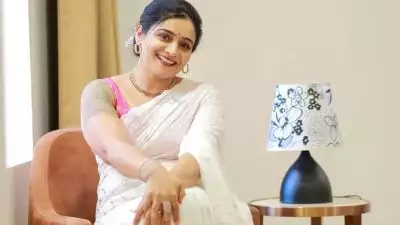 നിങ്ങളെ മാത്രം ആഗ്രഹിക്കുന്ന ഒരു സ്ത്രീയെ നഷ്ടപ്പെടുത്തുന്നത് എത്ര ലജ്ജാകരമാണ്..; ചര്‍ച്ചയായി മീരയുടെ കുറിപ്പ്