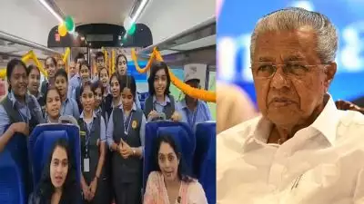 'ദക്ഷിണ റെയില്‍വേയുടെ നടപടി അങ്ങേയറ്റം പ്രതിഷേധാർഹം, ഭരണഘടനാ തത്വങ്ങളുടെ ലംഘനം'; കേരളത്തിന്റെ പുതിയ വന്ദേഭാരതിൽ ഗണഗീതം പാടിപ്പിച്ചതിൽ മുഖ്യമന്ത്രി