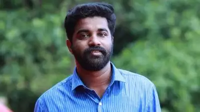 'ചാണകത്തിൽ ചവിട്ടാതിരിക്കുക' എന്നത് പോലെ തന്നെ 'ചാണകത്തെ ചവിട്ടാതിരിക്കുക' എന്നതും ചില സന്ദർഭങ്ങളിൽ പക്വതയുള്ള രാഷ്ട്രീയ തീരുമാനം; പി എം ആർഷോ