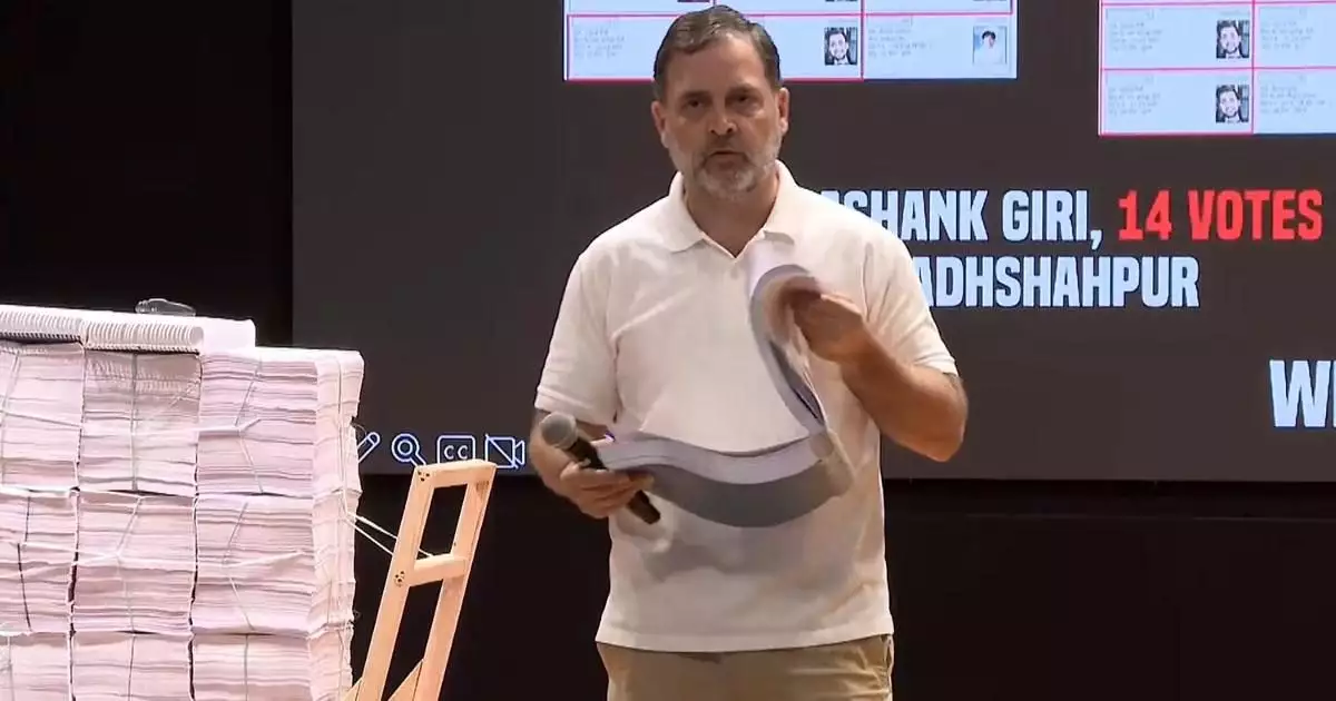 ഹരിയാനയിൽ നടന്നത് വൻ അട്ടിമറി, 8 വോട്ടുകളിലും ഒരു വ്യാജ വോട്ട്; നടന്നത് 'ഓപ്പറേഷൻ സർക്കാർ ചോരി' എന്ന് രാഹുൽ ഗാന്ധി