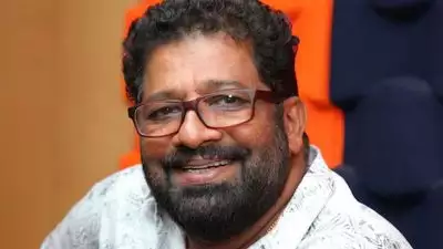 വി എം വിനുവിന് തിരിച്ചടി; തിരഞ്ഞെടുപ്പിൽ മത്സരിക്കാനാകില്ല, ഹർജി തള്ളി ഹൈക്കോടതി
