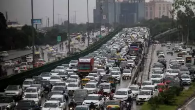 വാ​ഹ​ന​ങ്ങ​ളു​ടെ ഫി​റ്റ്‌​ന​സ് ടെ​സ്റ്റ് ഫീ​സ് കുത്തനെ കൂട്ടി കേ​ന്ദ്ര സ​ർ​ക്കാ​ർ, വർദ്ധനവ് 10 മടങ്ങ് വരെ!