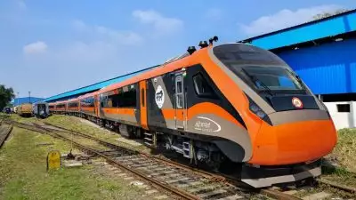 എറണാകുളം-ബംഗളുരു വന്ദേഭാരത് എക്‌സ്പ്രസ് ട്രാക്കിലേക്ക്; ഇന്ന് പ്രധാനമന്ത്രി ഫ്‌ളാഗ് ഓഫ് ചെയ്യും