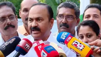 'ജനാധിപത്യത്തെ കശാപ്പ് ചെയ്താണ് തിരഞ്ഞെടുപ്പിനു മുമ്പേ കണ്ണൂരില്‍ സിപിഎം സ്ഥാനാര്‍ഥികള്‍ വിജയം ആഘോഷിക്കുന്നത്'; ബംഗാളില്‍ അവസാന കാലത്തുണ്ടായിരുന്നതിനേക്കാള്‍ ജനാധിപത്യ വിരുദ്ധ മാഫിയാ സംഘമായാണ് കേരളത്തില്‍ സിപിഎം പ്രവര്‍ത്തിക്കുന്നതെന്ന് വി ഡി സതീശന്‍