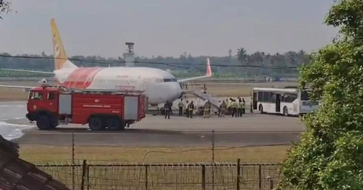 അടിയന്തര ലാൻഡിങ്ങിനിടെ എയർ ഇന്ത്യ എക്സപ്രസ് വിമാനത്തിന്റെ ടയറുകൾ പൊട്ടി; വലിയ ദുരന്തം ഒഴിവായത് തലനാരിഴയ്ക്ക്