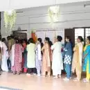 തദ്ദേശ തിരഞ്ഞെടുപ്പ്; പോളിങ് ബൂത്തുകളിൽ വോട്ടര്‍മാരുടെ നീണ്ട നിര, പോളിങ് ഉച്ചയോടെ 50% ശതമാനത്തിലേക്ക്