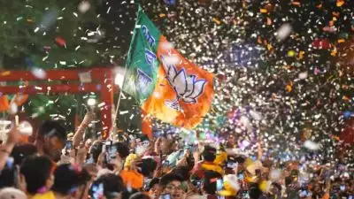 'വിജയാഹ്ലാദ പ്രകടനങ്ങൾ അതിരുവിടരുത്, പണികിട്ടും'; മുന്നറിയിപ്പുമായി പൊലീസ്