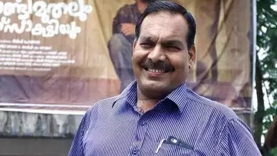 മദ്യപിച്ച് വാഹനമോടിച്ച് അപകടം; പൊലീസുകാരനും സിനിമാതാരവുമായ ശിവദാസിനെതിരെ കേസ്