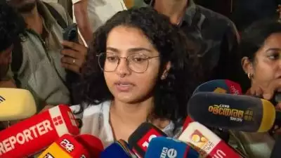 'ചില ലെജന്‍ഡ്‌സിനെ അവര്‍ ഈ ലോകത്തുനിന്ന് പോയ ശേഷമാണ് പലരും ആഘോഷിക്കാറ്, പക്ഷേ ശ്രീനി സാറിന്റെ കാര്യം വ്യത്യസ്തമാണ്'; പാർവതി