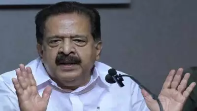 പുരാവസ്തുക്കള്‍ കള്ളക്കടത്ത് നടത്തുന്ന അന്താരാഷ്ട്ര സംഘം, ശബരിമല സ്വര്‍ണക്കൊള്ളയുമായി ബന്ധപ്പെട്ട് രമേശ് ചെന്നിത്തലയുടെ വെളിപ്പെടുത്തലില്‍ മൊഴിയെടുക്കാന്‍ എസ്‌ഐടി