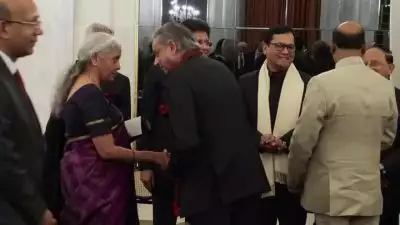 പുടിനായി ഒരുക്കിയ അത്താഴ വിരുന്നിൽ പങ്കെടുത്ത് ശശി തരൂർ; കോൺഗ്രസ് നേതൃത്വത്തിന് അതൃപ്തി