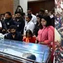 ശ്രീനിവാസന് ആദരാഞ്ജലികളർപ്പിച്ച് മലയാള സിനിമാലോകം; ടൗൺഹാളിലെ പൊതുദർശനം പൂർത്തിയായി, മൃതദേഹം വീട്ടിലെത്തിച്ചു