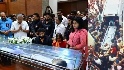 ശ്രീനിവാസന് ആദരാഞ്ജലികളർപ്പിച്ച് മലയാള സിനിമാലോകം; ടൗൺഹാളിലെ പൊതുദർശനം പൂർത്തിയായി, മൃതദേഹം വീട്ടിലെത്തിച്ചു