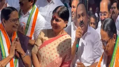 ഐഷ പോറ്റി കോണ്‍ഗ്രസില്‍; സ്വീകരിച്ച് നേതാക്കൾ