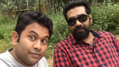 'വെള്ളിമൂങ്ങ'യുടെ കഥ കേട്ട് ഉറങ്ങിപ്പോയ ആളാണ് ഞാൻ, കഥ മുഴുവനും കേൾക്കുന്നത് ബുദ്ധിമുട്ടാകുന്നതിന് ഒരു കാരണമുണ്ട് : അജു വർഗീസ്