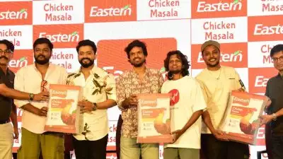 രുചിപ്പാട്ടിന്റെ 'ചിക്കൻ സോങ് '; ലോക ചിക്കൻ കറി ദിനത്തിൽ കോഴിക്കറിയുടെ കഥ പറഞ്ഞ് ഈസ്റ്റേണിന്റെ 'ചിക്കൻ സോങ് '