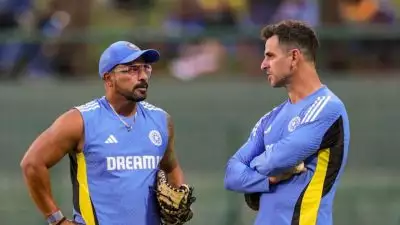 'വിദേശ പരിശീലകർക്ക് ഇന്ത്യൻ ടീമിനൊപ്പം വിജയിക്കാൻ കഴിയാത്തതിന് ഒരു കാരണമുണ്ട്'; ടീം പരിശീലകനെതിരെ മുൻ താരം