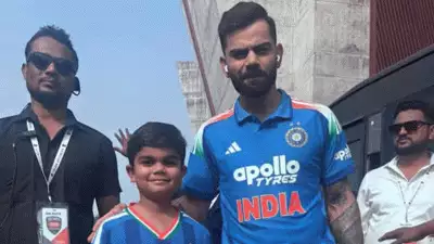 'ദേ എന്റെ ഡ്യൂപ്ലിക്കേറ്റ് ഇരിക്കുന്നു', കോഹ്ലി രോഹിത്തിനോട് പറഞ്ഞു; കുട്ടി കോഹ്ലിയുടെ വാക്കുകൾ ഏറ്റെടുത്ത് സോഷ്യൽ മീഡിയ