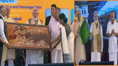 'കേന്ദ്രസര്‍ക്കാര്‍ കേരളത്തിലെ ജനങ്ങള്‍ക്ക് ഒപ്പമാണ്'; കേരള വികസത്തിനു ഇന്നു മുതല്‍ പുതിയ ദിശാബോധമെന്ന് പ്രധാനമന്ത്രി നരേന്ദ്ര മോദി