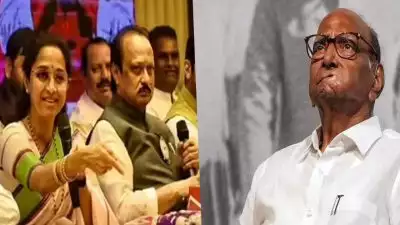 അടിച്ച് പിരിഞ്ഞിടത്ത് നിന്ന് കൈകോര്‍ത്ത് പവാര്‍ കുടുംബം; അക്കരെ ഇക്കരെ നില്‍ക്കുന്ന എന്‍സിപി വിഭാഗങ്ങള്‍ തദ്ദേശ തിരഞ്ഞെടുപ്പില്‍ ഒന്നിച്ച് മല്‍സരിക്കുന്നു; സുപ്രിയ ബിജെപിയ്‌ക്കൊപ്പം പോകുമോ അജിത് പവാര്‍ കോണ്‍ഗ്രസ് ചേരിയിലേക്ക് വരുമോ?