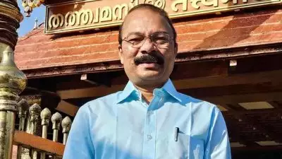 ശബരിമല സ്വര്‍ണക്കൊള്ള; മുൻ ദേവസ്വം ബോര്‍ഡ് പ്രസിഡന്റ് പി എസ് പ്രശാന്തിനെ എസ്‌ഐടി വീണ്ടും ചോദ്യം ചെയ്യും