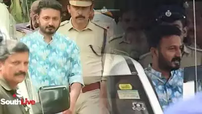 പ്രതി സ്ഥിരം കുറ്റവാളി, പുറത്തിറങ്ങിയാല്‍ അതിജീവിതമാരെ ഭീഷണിപ്പെടുത്താനും അപായപ്പെടുത്താനും സാധ്യത; രാഹുല്‍ മാങ്കൂട്ടത്തില്‍ അന്വേഷണത്തോട് സഹകരിക്കുന്നില്ല, ഫോണിന്റെ ലോക്ക് അടക്കം കൈമാറാന്‍ വിസമ്മതിച്ചതായും റിമാന്‍ഡ് റിപ്പോര്‍ട്ട്