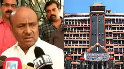 ശബരിമല സ്വര്‍ണ്ണക്കൊള്ളയില്‍ പ്രതി ചേര്‍ത്തത് മുതല്‍ ശങ്കരദാസ് ആശുപത്രിയില്‍ പോയി കിടക്കുകയാണ്, എന്തൊക്കെ അസംബന്ധങ്ങളാണ് സംസ്ഥാനത്ത് നടക്കുന്നതെന്ന് ഹൈക്കോടതി