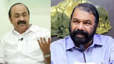 'ഇവനൊക്കെ വിദ്യാഭ്യാസ മന്ത്രി ആയിരിക്കുമ്പോൾ സ്കൂളിൽ പഠിക്കേണ്ട ഗതികേട് നമ്മുടെ കുട്ടികൾക്ക് ഉണ്ടായല്ലോ, കഷ്ടം എന്നല്ലാതെ എന്താ പറയേണ്ടത്'; വി ശിവൻകുട്ടിയെ അധിക്ഷേപിച്ച് വി ഡി സതീശൻ