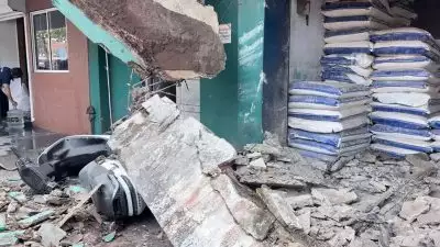 കോഴിക്കോട് വലിയങ്ങാടിയില്‍ കോണ്‍ക്രീറ്റ് സണ്‍ഷെയ്ഡ് തകര്‍ന്ന് വീണ് 3 മരണം; 3 പേര്‍ക്ക് പരിക്ക്