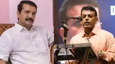 മലമ്പുഴയിൽ വി. എസിന്റെ മകനെതിരെ മത്സരിക്കാൻ ബുദ്ധിമുട്ടുണ്ട്; മത്സരിക്കാനെത്തിയാൽ തീരുമാനത്തിൽ പുനർവിചിന്തനം നടത്തും : എ. സുരേഷ്