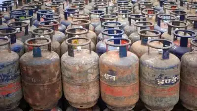 വാണിജ്യ ഗ്യാസ് സിലിണ്ടറിന്റെ വില 49 രൂപ കൂട്ടി; ഗാര്‍ഹിക പാചക വാതക വിലയില്‍ മാറ്റമില്ല