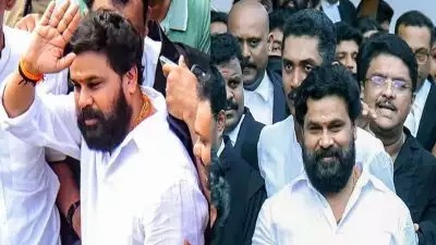 ദിലീപിനെ വെറുതെ വിട്ടതിനെതിരെ അപ്പീല്‍; നടിയെ ആക്രമിച്ച കേസില്‍ വിധിന്യായത്തിലെ പാകപ്പിഴകള്‍ക്കെതിരെ സര്‍ക്കാര്‍ ഹൈക്കോടതിയില്‍; ശക്തമായ തെളിവുണ്ടായിട്ടും സാക്ഷിമൊഴികളടക്കം വിചാരണ കോടതി നിസാരമായി തള്ളിക്കളഞ്ഞു, കൃത്യത്തിലേക്കുള്ള ഗൂഢാലോചനയെ കുറിച്ച് കോടതി ഒന്നും പറഞ്ഞില്ല