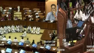 ശബരിമല സ്വര്‍ണക്കൊള്ളയില്‍ നിയമസഭയില്‍ പ്രതിപക്ഷ ബഹളം; നടുത്തളത്തില്‍ ഇരുന്ന് പ്രതിഷേധം; മറ്റ് പ്രതികളെപ്പോലെയുള്ള അവകാശമേ തന്ത്രിക്കുള്ളൂയെന്ന് എം ബി രാജേഷ്