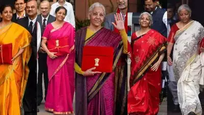 സാരി ട്രെൻഡിൽ ഇക്കുറി നിർമലയുടെ കാഞ്ചീപുരം..