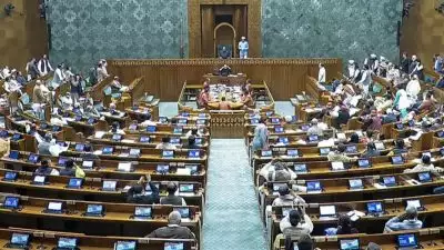 സറണ്ടര്‍ മോദി മുദ്രാവാക്യവുമായി പാര്‍ലമെന്റില്‍ പ്രതിപക്ഷം; അമേരിക്കയുമായുള്ള വ്യാപാര കരാര്‍ ഇന്ത്യയ്ക്ക് നിര്‍ണായകമെന്ന് നരേന്ദ്ര മോദി; അമേരിക്കയ്ക്ക് കീഴടങ്ങിയെന്ന് ചൂണ്ടിക്കാട്ടി പ്രതിപക്ഷ പ്രതിഷേധം