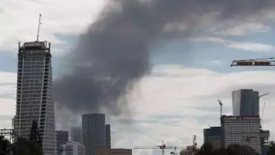 ഇറാന്‍ തിരിച്ചടിച്ചു, ഇസ്രയേലിലേക്ക് മിസൈലുകള്‍; യുഎസ് സൈനിക കേന്ദ്രങ്ങള്‍ നോക്കി പ്രത്യാക്രമണം; ബഹ്‌റൈനിലും അബുദാബിയിലും കുവൈറ്റിലും സ്‌ഫോടനം