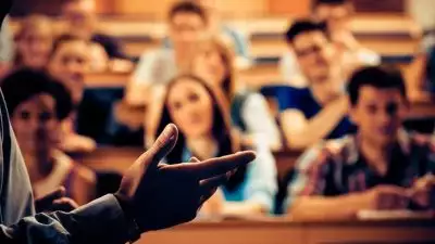 യോഗ്യതയില്ലാത്ത അധ്യാപകർ ഇനി വേണ്ട; സ്വാശ്രയ കോളേജുകളിൽ യുജിസി യോഗ്യത നിർബന്ധമാക്കി സർക്കാർ ഉത്തരവ്